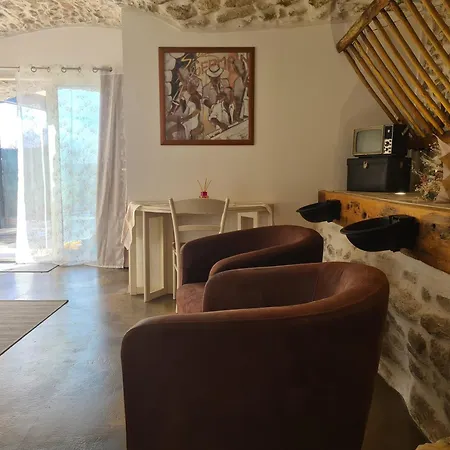 2 Adultes Dans Un Mas Charme Et Calme Assure Apartmán
