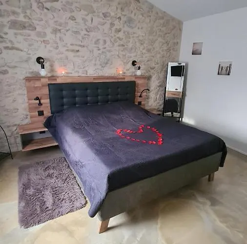 2 Adultes Dans Un Mas Charme Et Calme Assure * Servas (Gard)